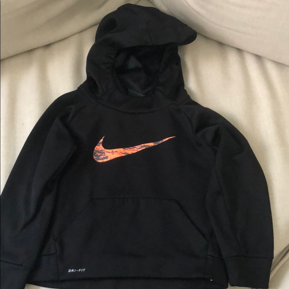 Black Nike boys hooded sweatshirt, dry-fit